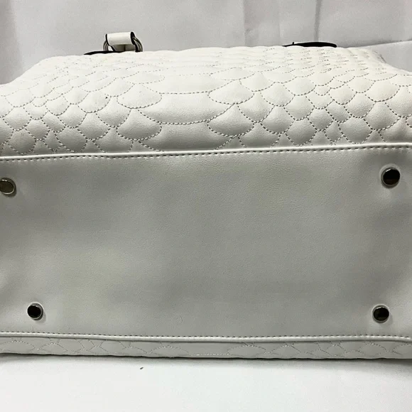Betsy Johnson Satchel in white - Picture 5 of 6